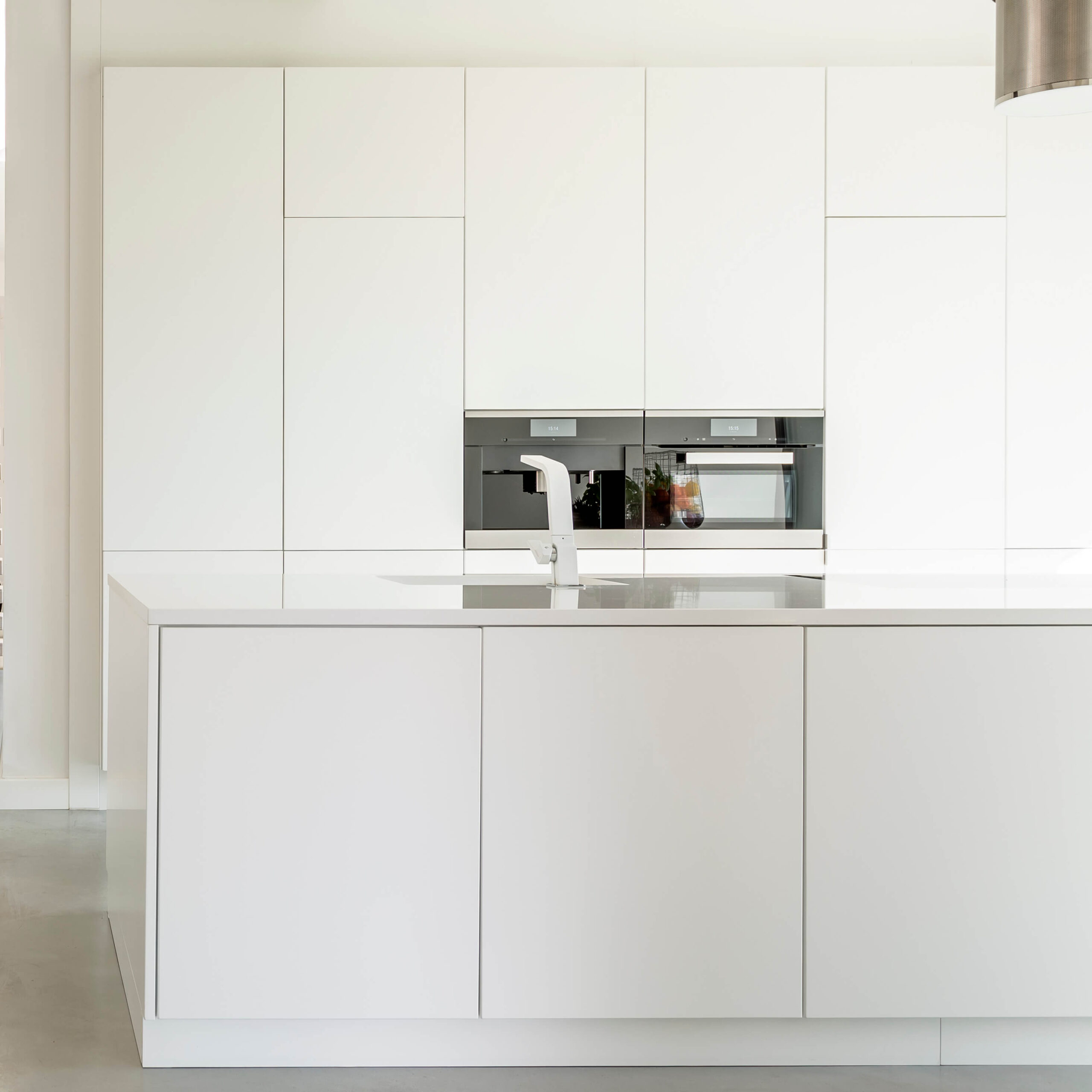 white-open-kitchen-2024-10-18-14-26-54-utc (1) (1) piano-cucina-su-misura-con-software-powertop